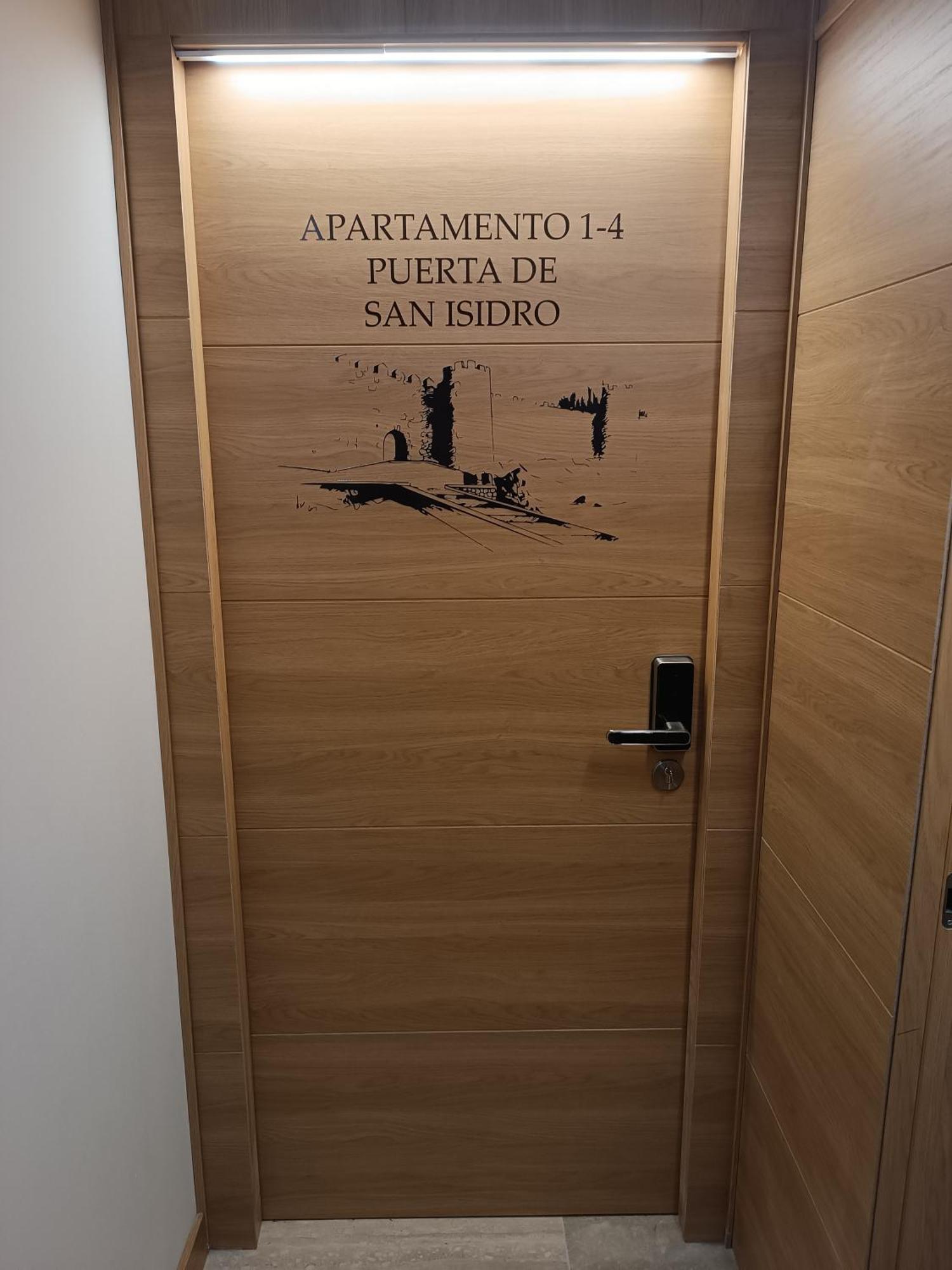 Turisticos Puerta De San Isidro 1-4 * Avila
